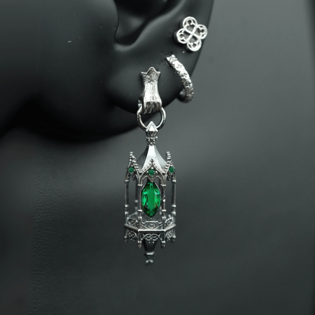 Noble Lantern Earring Stack Classic – Hand Stud (14 stones)