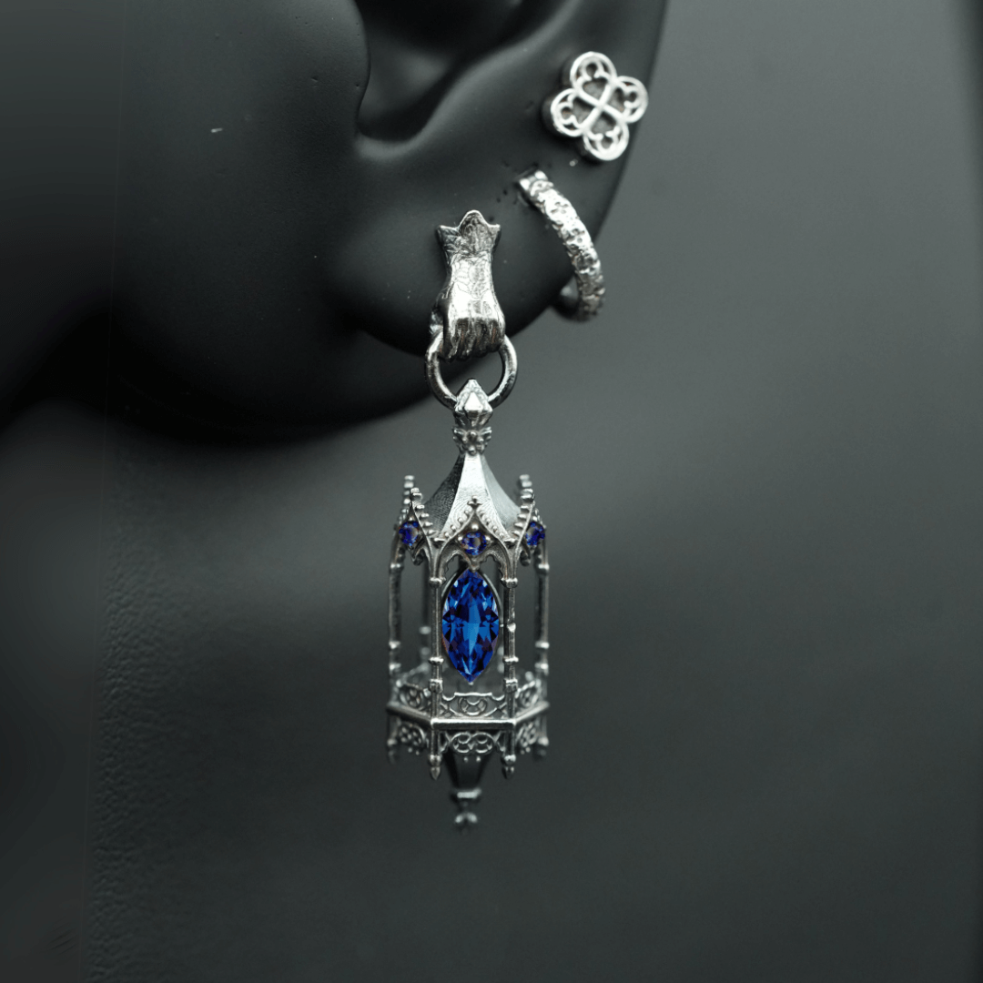 Noble Lantern Earring Stack Classic – Hand Stud (14 stones)