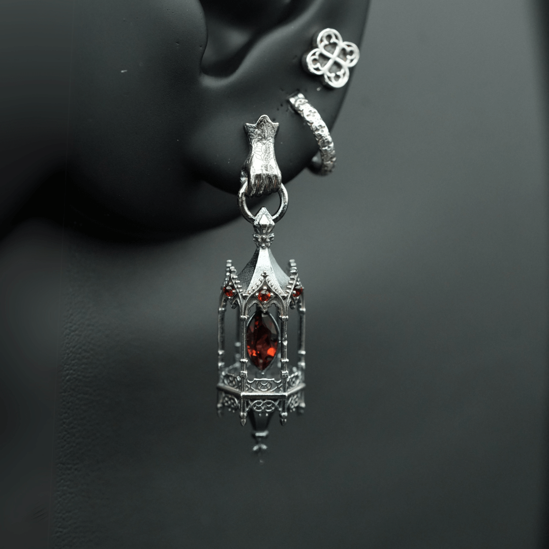 Noble Lantern Earring Stack Classic – Hand Stud (14 stones)