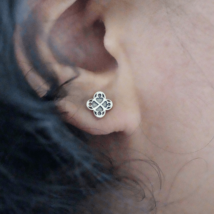 Noble Lantern Earring Stack Opulence – Hand Stud (16 stones)