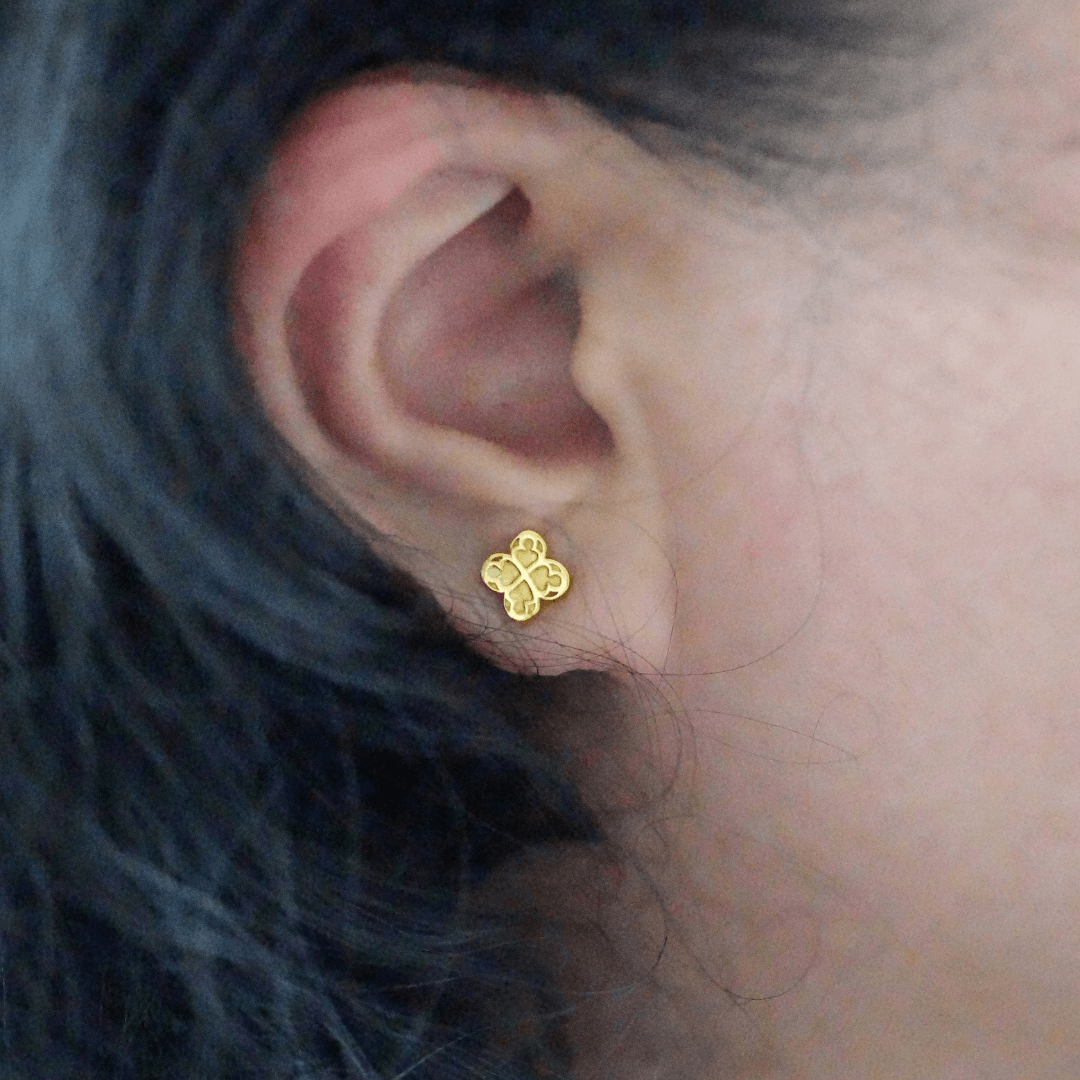 Noble Lantern Earring Stack Opulence – Hand Stud (16 stones)