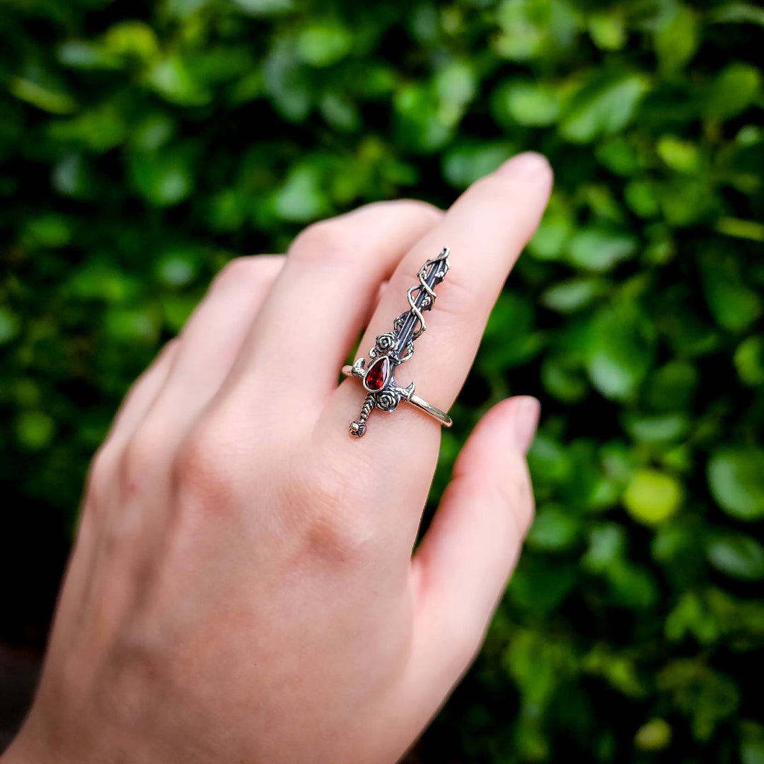 👻 Garnet Holy Rose Sword Ring Silver